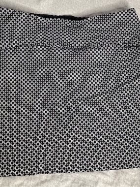 S.C. & Co. Black and White Geo Print Skort